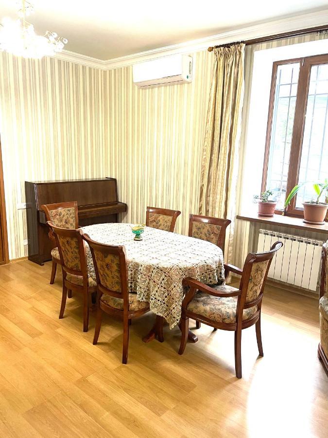 Apartment In The Center Of Erivan Exterior foto