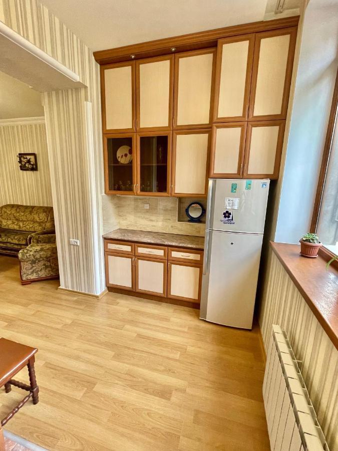 Apartment In The Center Of Erivan Exterior foto